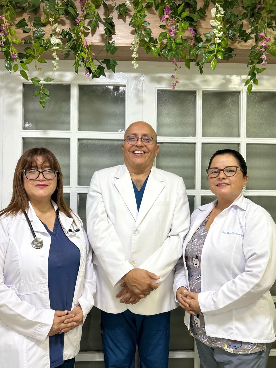 Equipo del Centro Médico Dental Peña